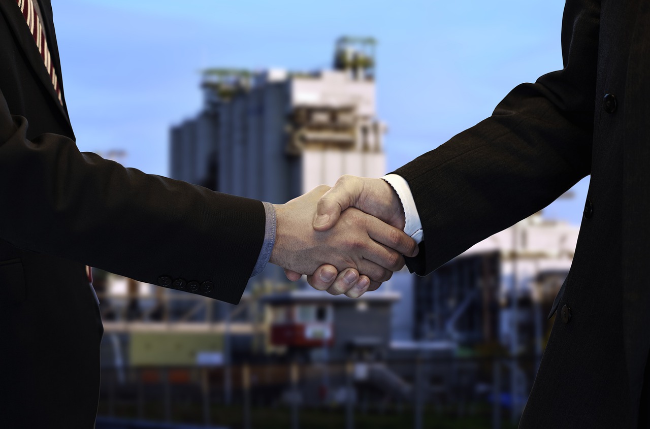 Handshake Contract Agreement - geralt / Pixabay