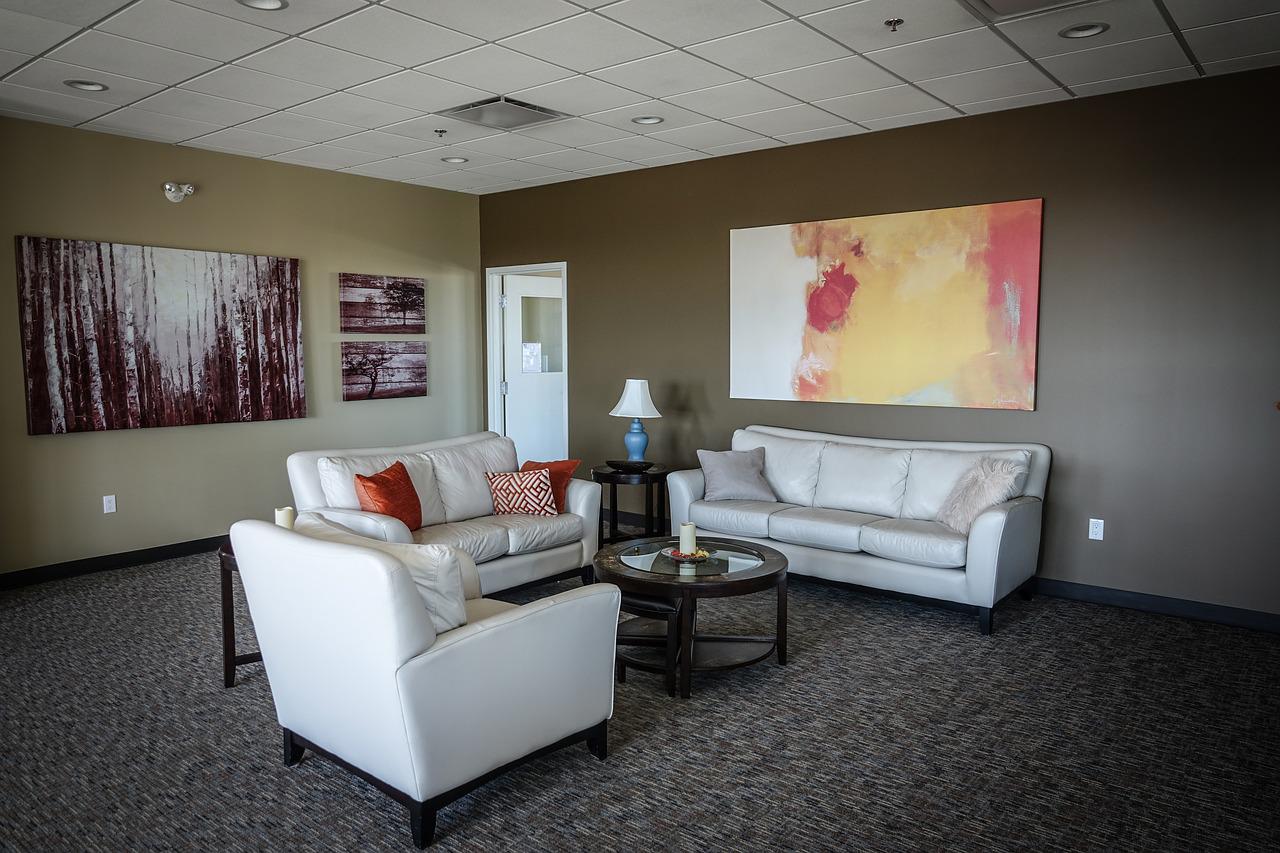 Waiting Room Couch Painting Waiting - DokaRyan / Pixabay