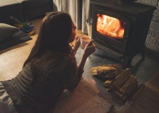 Woman Fireplace Mug Coffee Cozy  - VisionPics / Pixabay