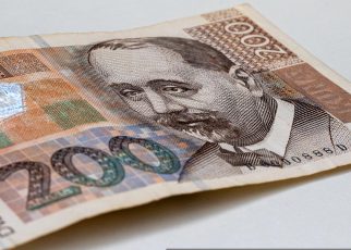 Money Banknote Cash Bill Macro  - Dusan_Cvetanovic / Pixabay