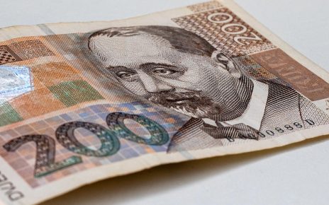 Money Banknote Cash Bill Macro  - Dusan_Cvetanovic / Pixabay