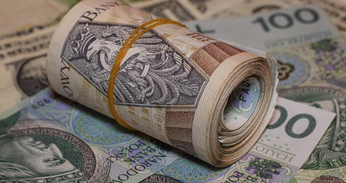 Money Cash Finance Business  - Byszek / Pixabay
