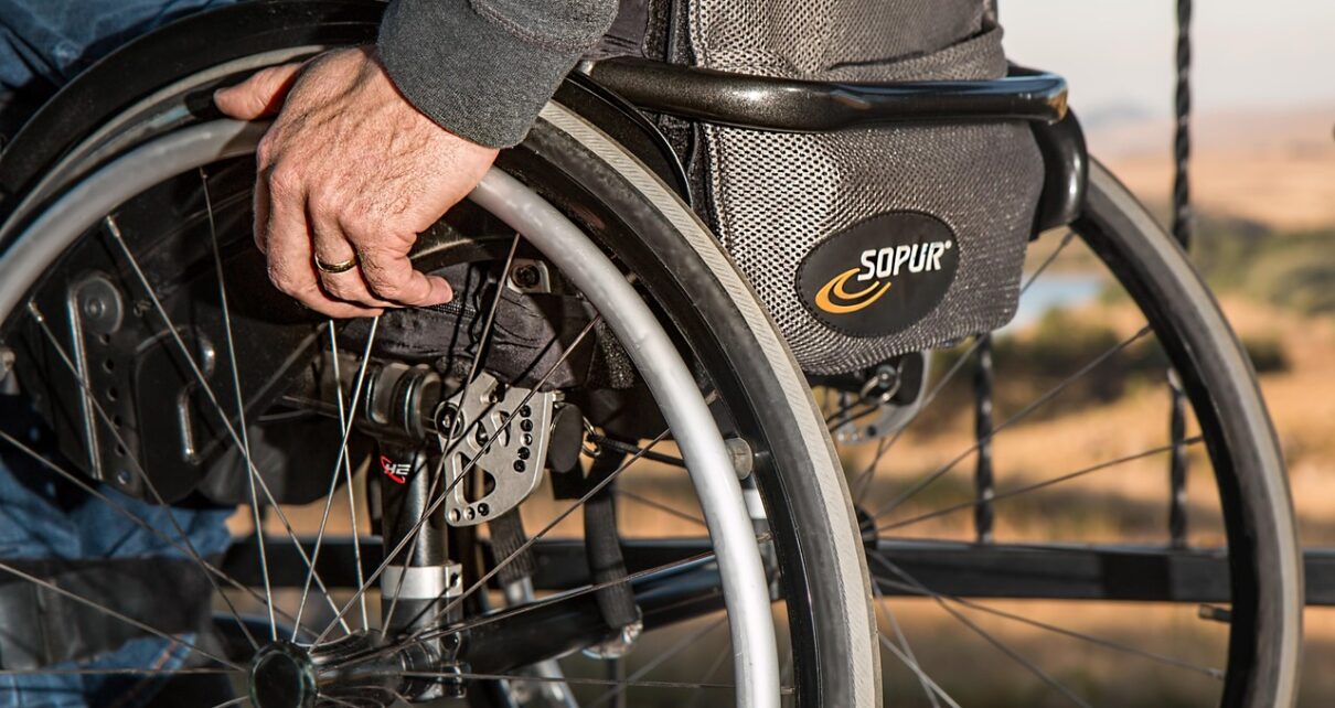 wheelchair disability injured 749985
